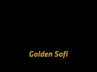 Sofi goldfinger alır işemek ve bir sikiş sikme