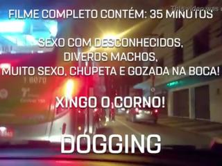 Corno levando một esposa cristina cris em seu primeiro dogging na mirante da lapa đoạn ser abusada por desconhecidos, xinga o corno, chupa, e engole leitinho