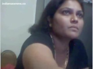 Desi aunty Nude on Webcam Showing her Big BOobs &amp; Pussy Mms