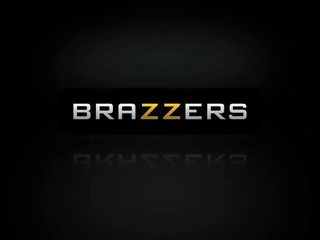 Brazzers - milfs som det stor - varmt milf fucks unge fyr i den dusj scene star francesca le og keiran lee