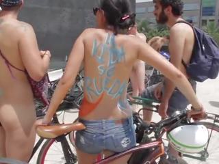 2014 Mexico Wnbr - Naked Women & Men Body Painted In Square