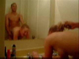 Kolledž paar vannituba seks video