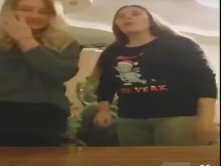 [Periscope] Ukrainian teen girls practice kissing
