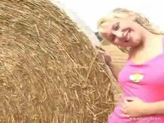 Teen Cutie Gets Fucked Inside The Field