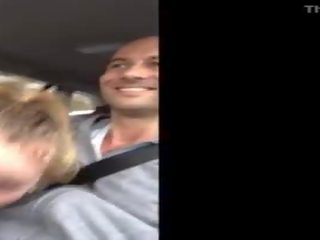 Sucking an amazing cock in the car &excl;