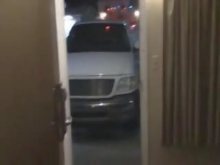 Изневяра пич чука уличница в на хотел стая