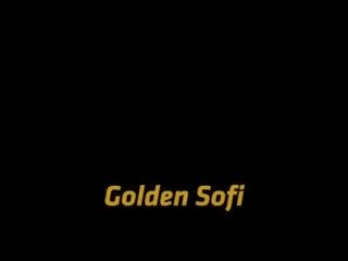 Sofi goldfinger mendapat kencing dan sebuah kasar apaan