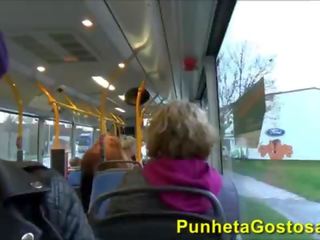 Duas gostosas fazendo boquete dentro κάνω onibus - punhetagostosa.com