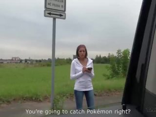 Super heiß pokémon jäger vollbusig mieze überzeugt bis fick fremder im fahren lieferwagen