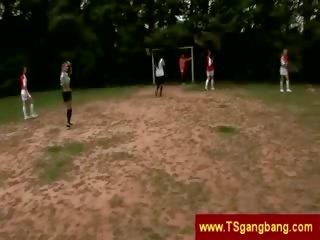 Traviny hrát fotbal