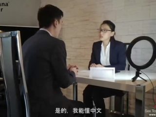 Draguta bruneta seduce la dracu ei asiatic interviewer - bananafever