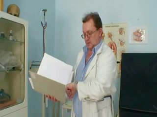 Kudłaty cipka babunia visits pervy pani doktor