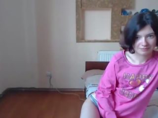 Ryska amatör visar henne anorektisk kropp och fingrar henne röv (new! 9 dec 2017)