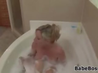 Madre en ley follando en la baño