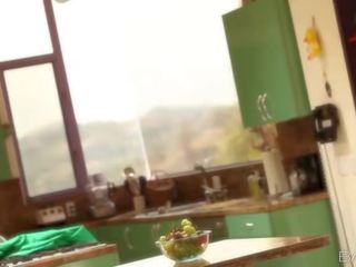 Хардкор майната с на горещ мадама медисън бръшлян видео