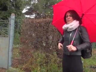 Regen hilfe überzeugen unschuldig französisch sexbombe kommen bis lieferwagen und fick