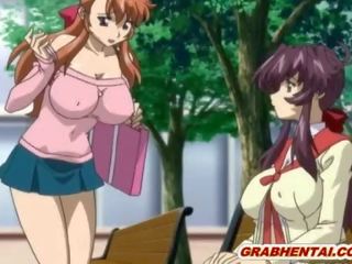 Perhambaan hentai gadis sekolah dengan yang muncung groupfucking oleh penyamun