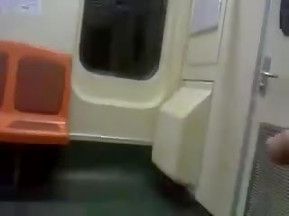 Di luar goncang zakar keretapi punheta n.