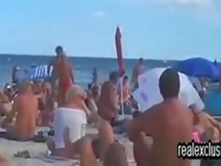 Публичен нудисти плаж суингър секс в лято 2015