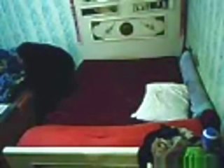 Voyeur tapes an arab hijab prawan having misionaris bayan with a guy on the bed hclips - pribadi home