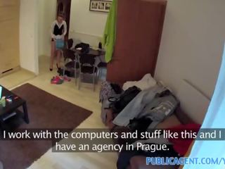 Agent publiczny w domu wideo z the hotel odkurzacz. więcej na ushotcams.com